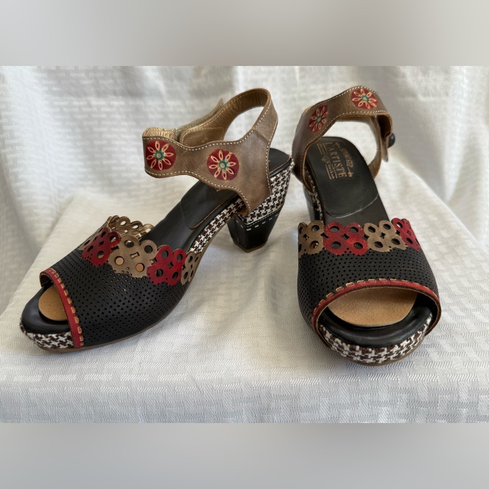 L’artiste Jive - Chic Black sandals in black multi